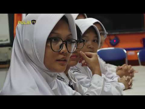 BHAYANGKARA INSPIRATIF EPS 4: AIPTU AGUS DIRIKAN SEKOLAH GRATIS DI KAWASAN LAPAK PEMULUNG (2/3)