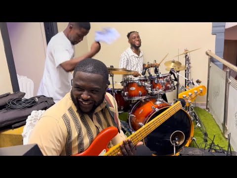 🔥HOT GHANAIAN PRAISE JAM||EMMA ON BASS🎸||KOFI EMMA🥁||GOOD SOUND||GROOVY||