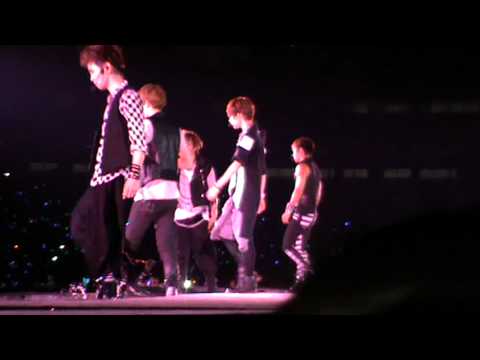 120922 SMTOWN JAKARTA - SHINEE (ft. SEHUN) LOVE LIKE OXYGEN