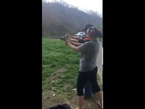 Girl vs 500 S&W fail