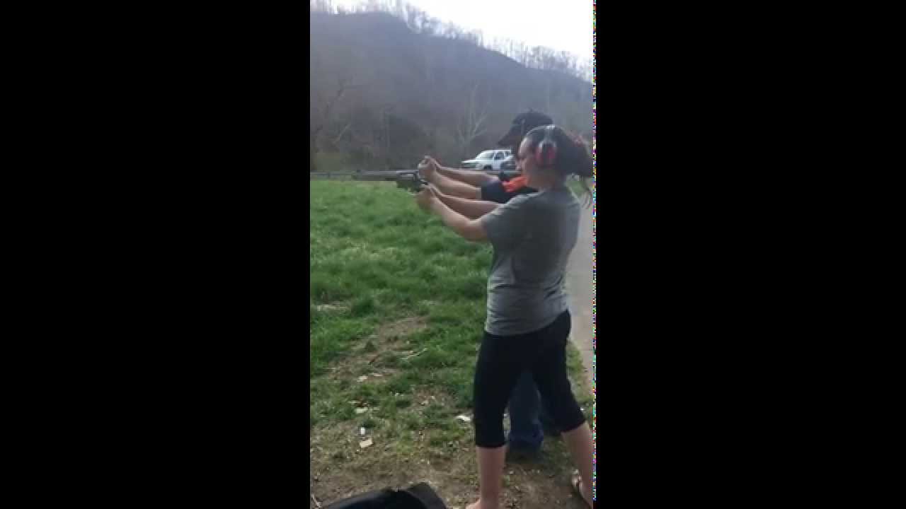 Girl vs 500 S&W fail