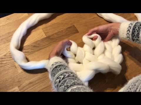 download lagu mp3 mp4 Chunky Infinity Scarf, download lagu Chunky Infinity Scarf gratis, unduh video klip Chunky Infinity Scarf