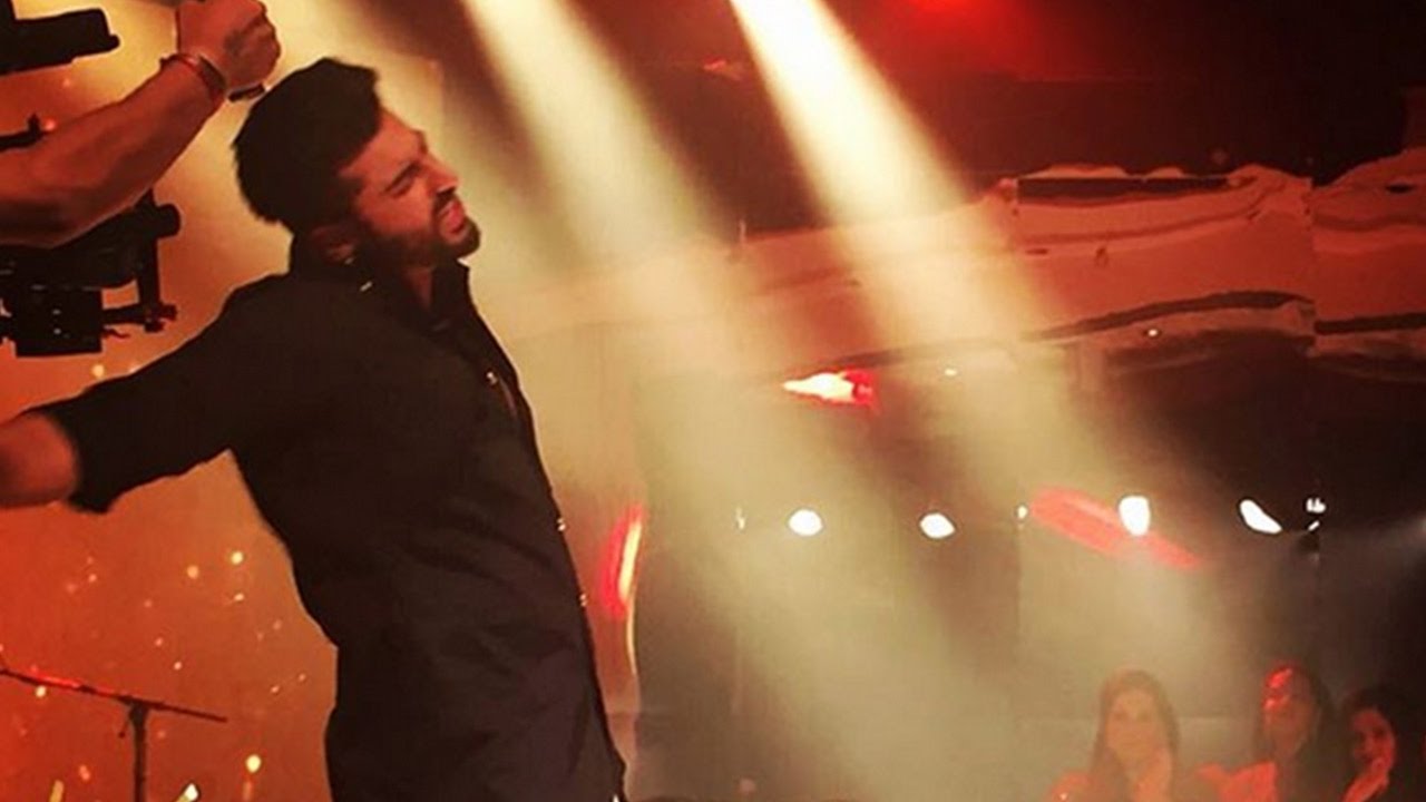 Arjun Kapoor Dances Like Nobody Watching Him At Cousin Akshay's Wedding!