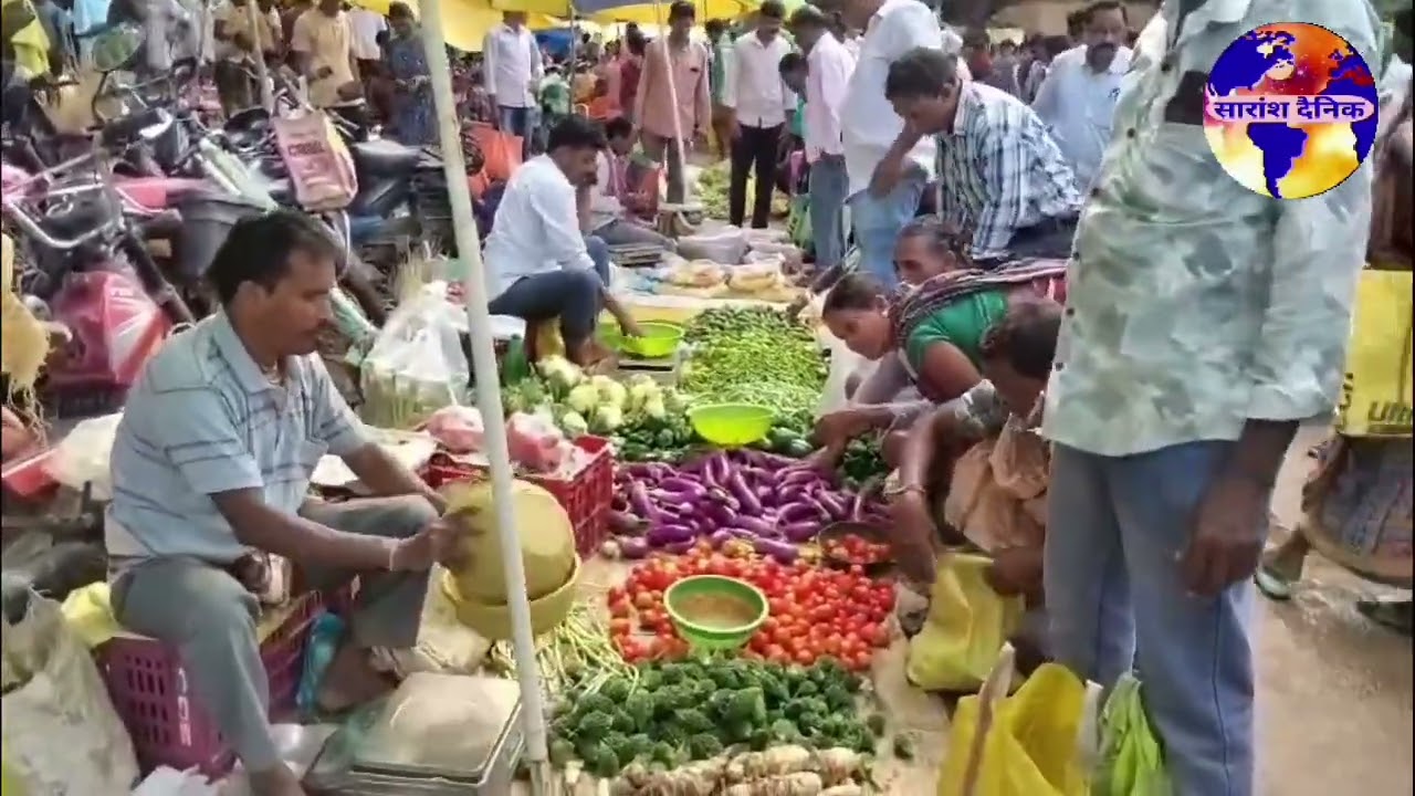 नुआखाई की खरीदारी करने बाजारों में उमडी भीड़