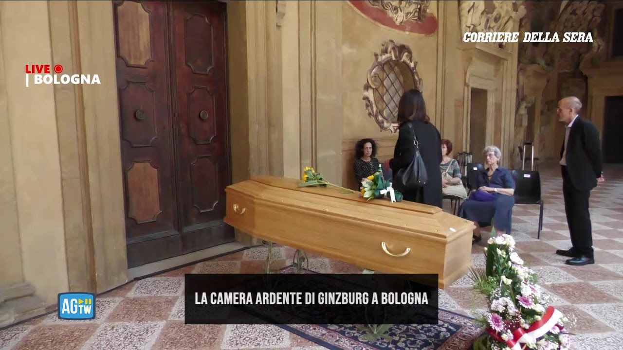 Bologna, la camera ardente di Ginzburg