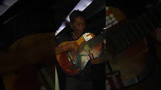 Download lagu Pengamen tua Bus sinar jaya tujuan tegal bekasi cibitung mp3