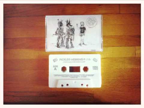 Pickled Herring Punk: Makeouts - Futuristic Visions (2011)