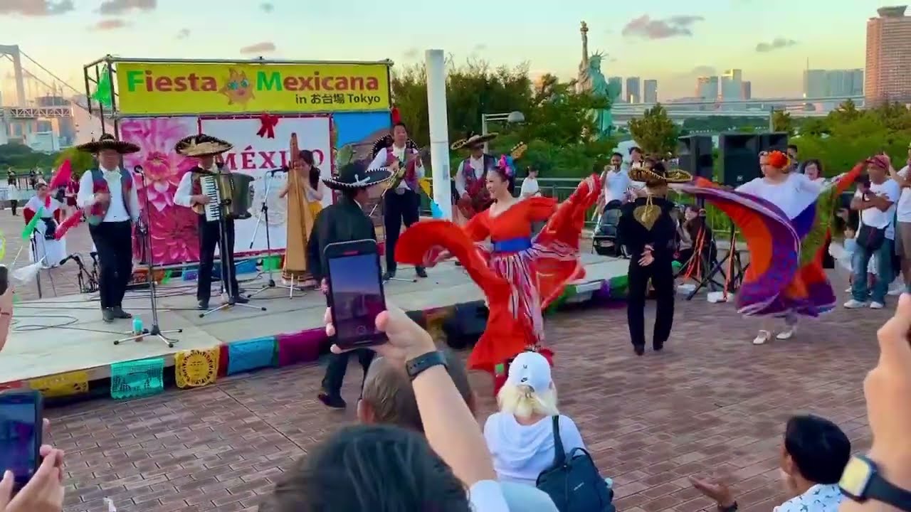 Mariachi japonés🇲🇽🇯🇵 "Jarabe Tapatío" /Fiesta Mexicana in Tokyo