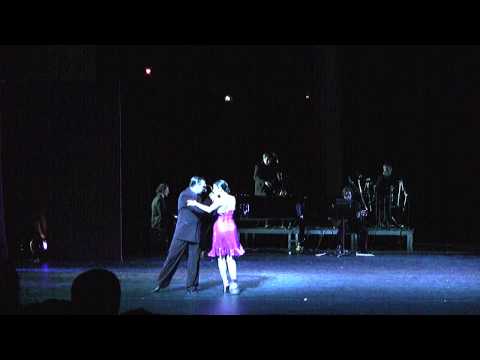 Natalia Hills and Gabriel Misse perform with Tangueros del Sur at the 2010 VIDF