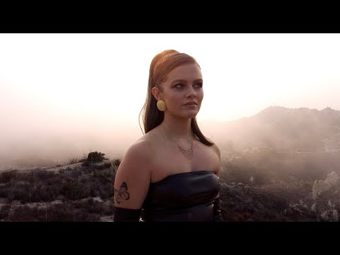 Faith Richards - I Talk to the Moon (Official Video)