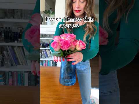 Simple guide to measure where to cut flowers for your vase height! #flower #roses #valentinesday
