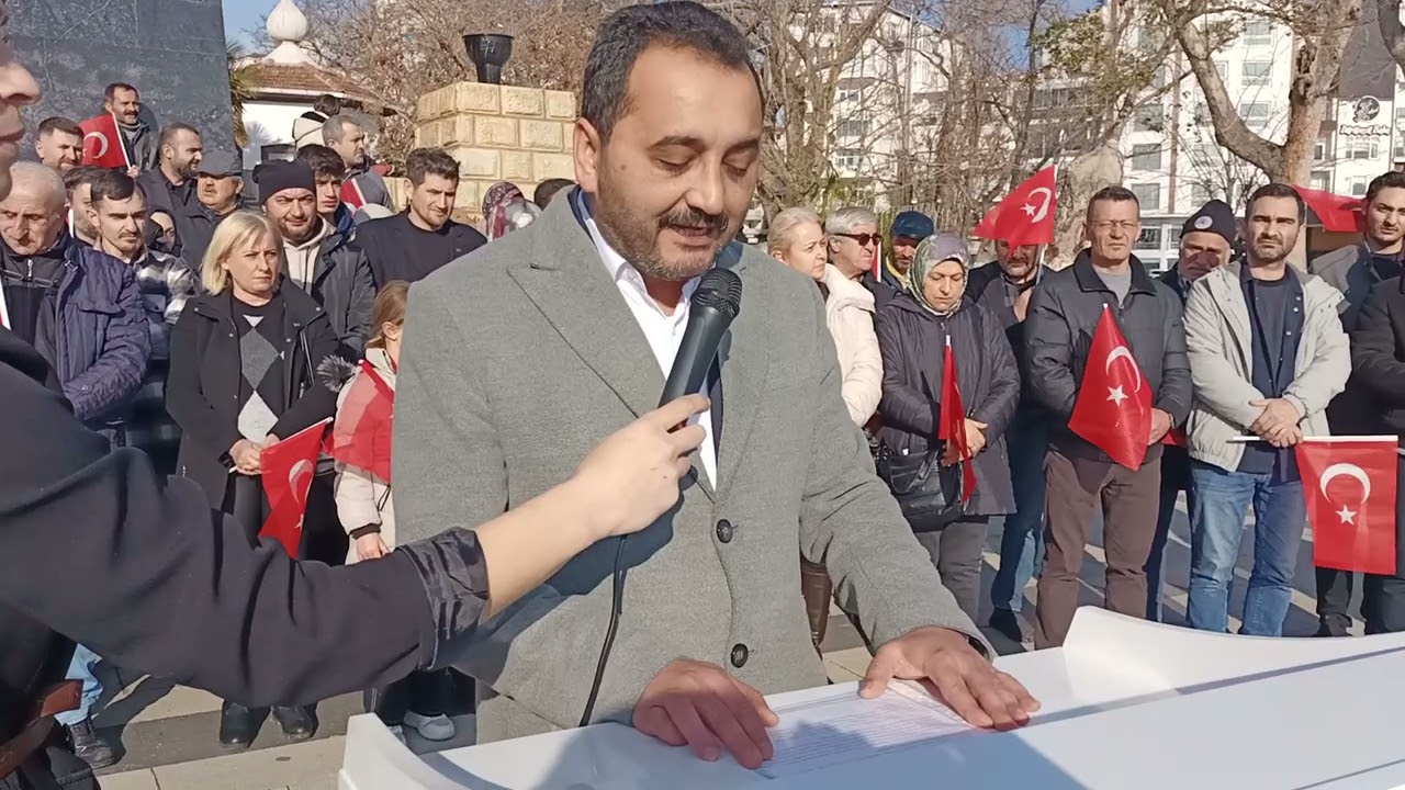 Anahtar Parti meydana indi