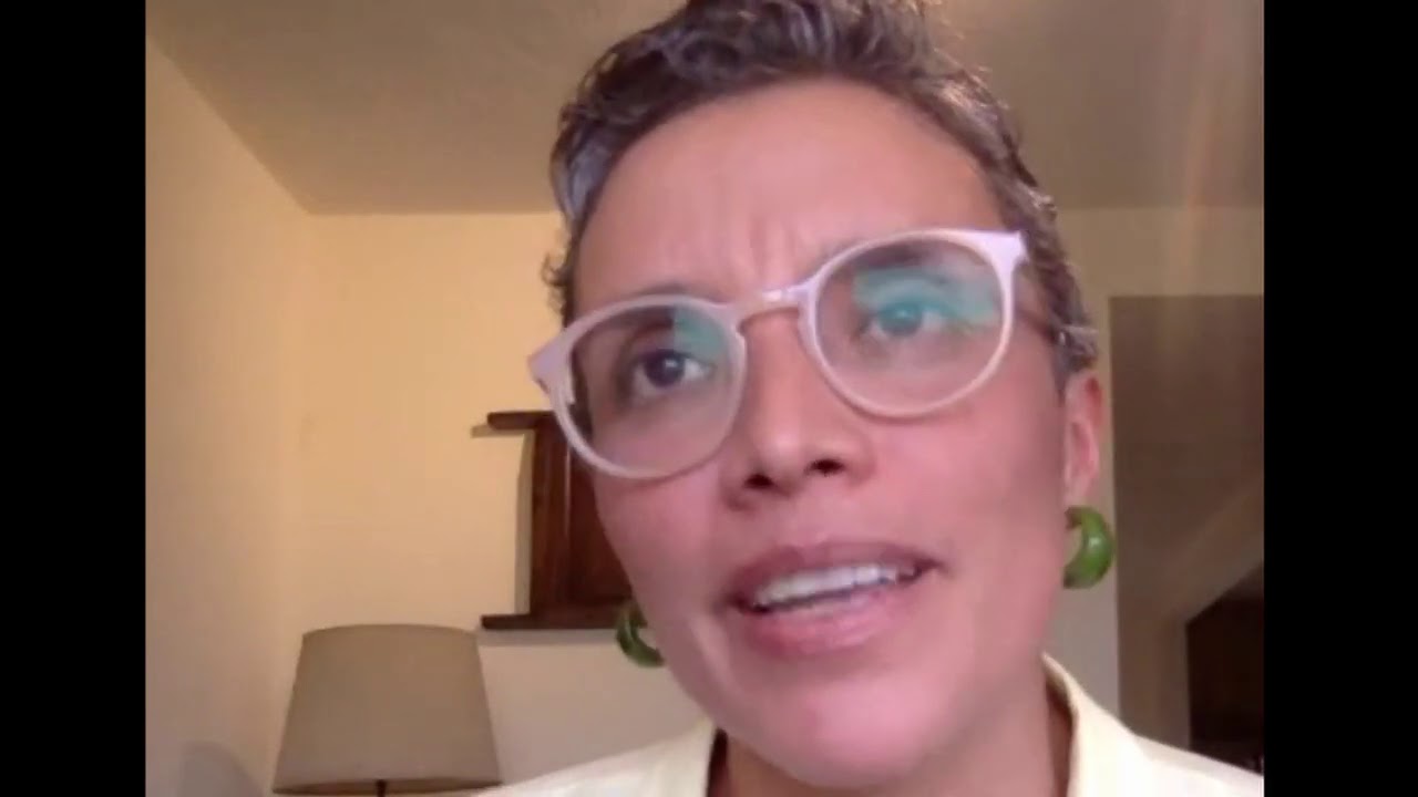 Para volar hay que tocar fondo | Yolanda Guerra | TEDxSantaTecla