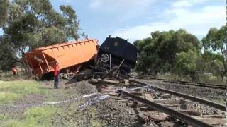 preview picture of video 'Train Derailment: El Zorro Grain at Donald.  Sat 24/12/11'