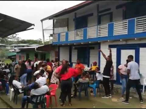 el hombre con 2 mujeres remix de DJ jota perreo