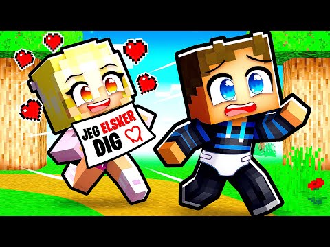 BABY NAT Bliver FORELSKET i Mig i Minecraft!