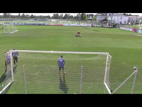 ULTIME DA NOVARELLO - I portieri alle prese con la macchina "sparapalloni"...