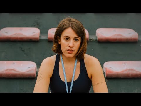 Laura Esquivel - Un día a la vez (Official Video)