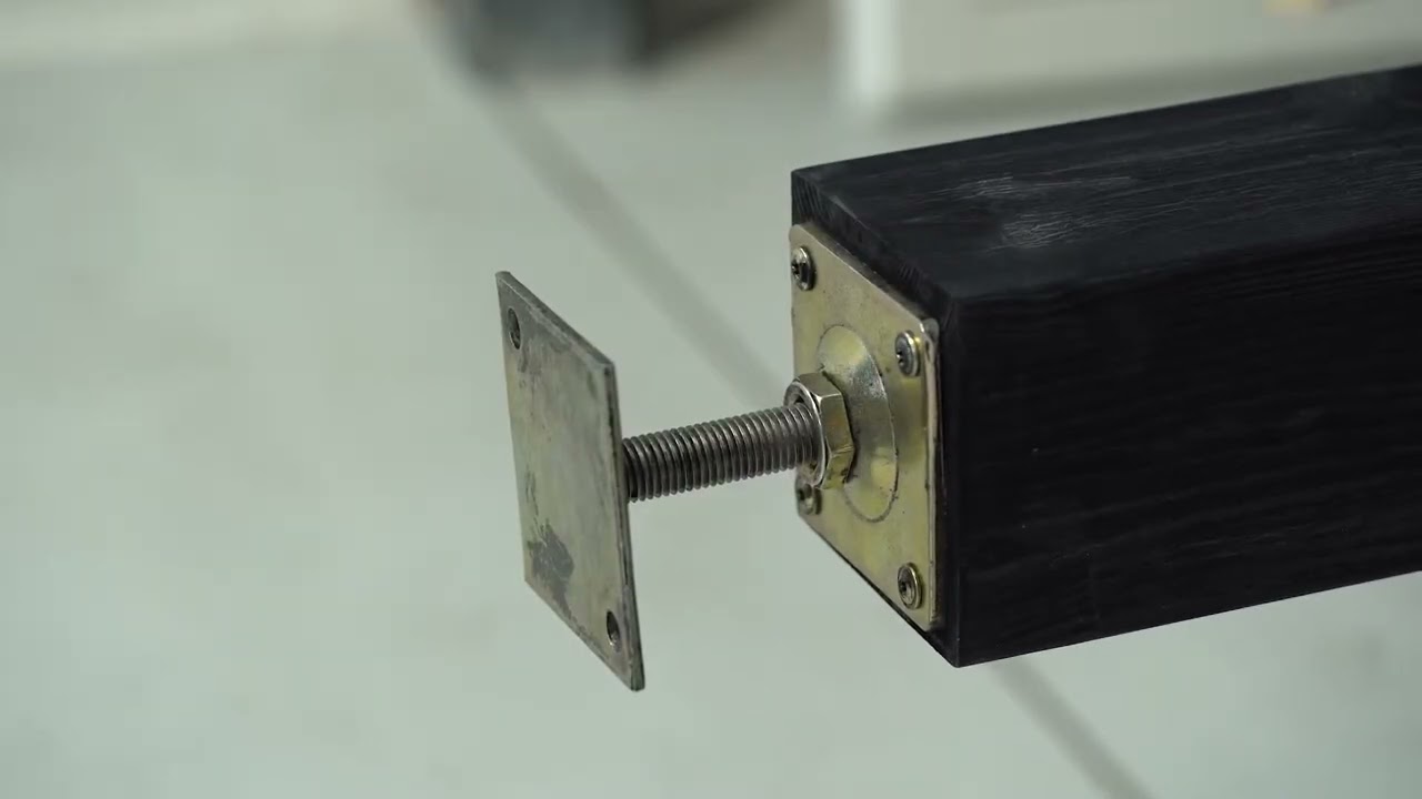 Een verstelbare voet monteren   Lugarde