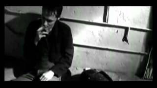 second - Behind the pose (Sub.)