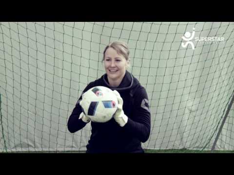 Liikkuva koulu Superstar 2017 osa 7 - Futismaalivahti Paula Myllyoja