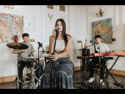 Valen Alegre - RESTOS (Sesión en vivo) - Galería