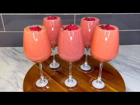 HOW TO MAKE A FRUIT SMOOTHIE
