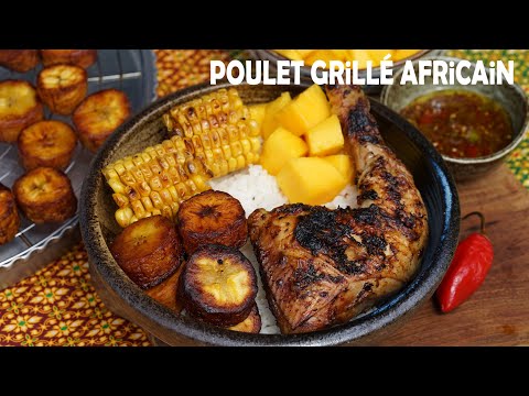 Poulet braisé ivoirien avec riz, banane plantain "alloco", maïs, mangue et sauce au piment
