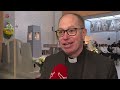 Bisschop wijdt nieuwe katholieke kerk van Almere in