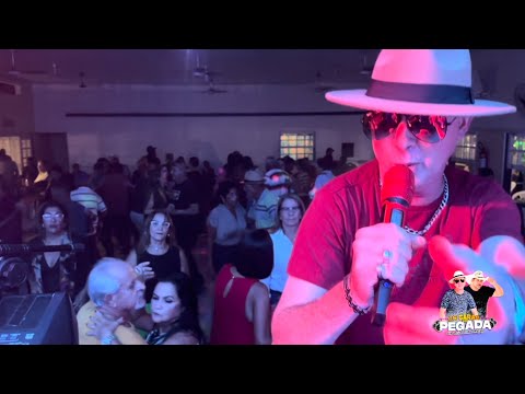 Prepara o laço joga nela e puxa que ela vem dança aquele xote gostosinho 😊😊💃🕺🏽