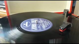 J.J. Cale - Hold On (at 45 rpm)