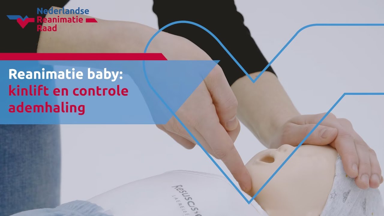 Reanimatie baby: kinlift en controle ademhaling