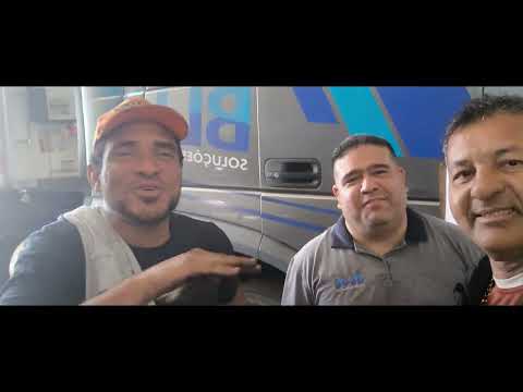 BLUE TRANSPARENTE COM OS VENEZUELANO RAMÓN e josman ITUPEVA SAO SAO PAULO BRASIL 