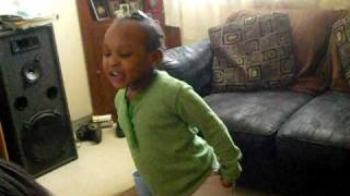 my niece singing her favorite song "hey daddy"