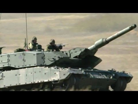 Canadian Army - Leopard 2A4M CAN Main Battle Tanks Live Firing + On The Move [720p]