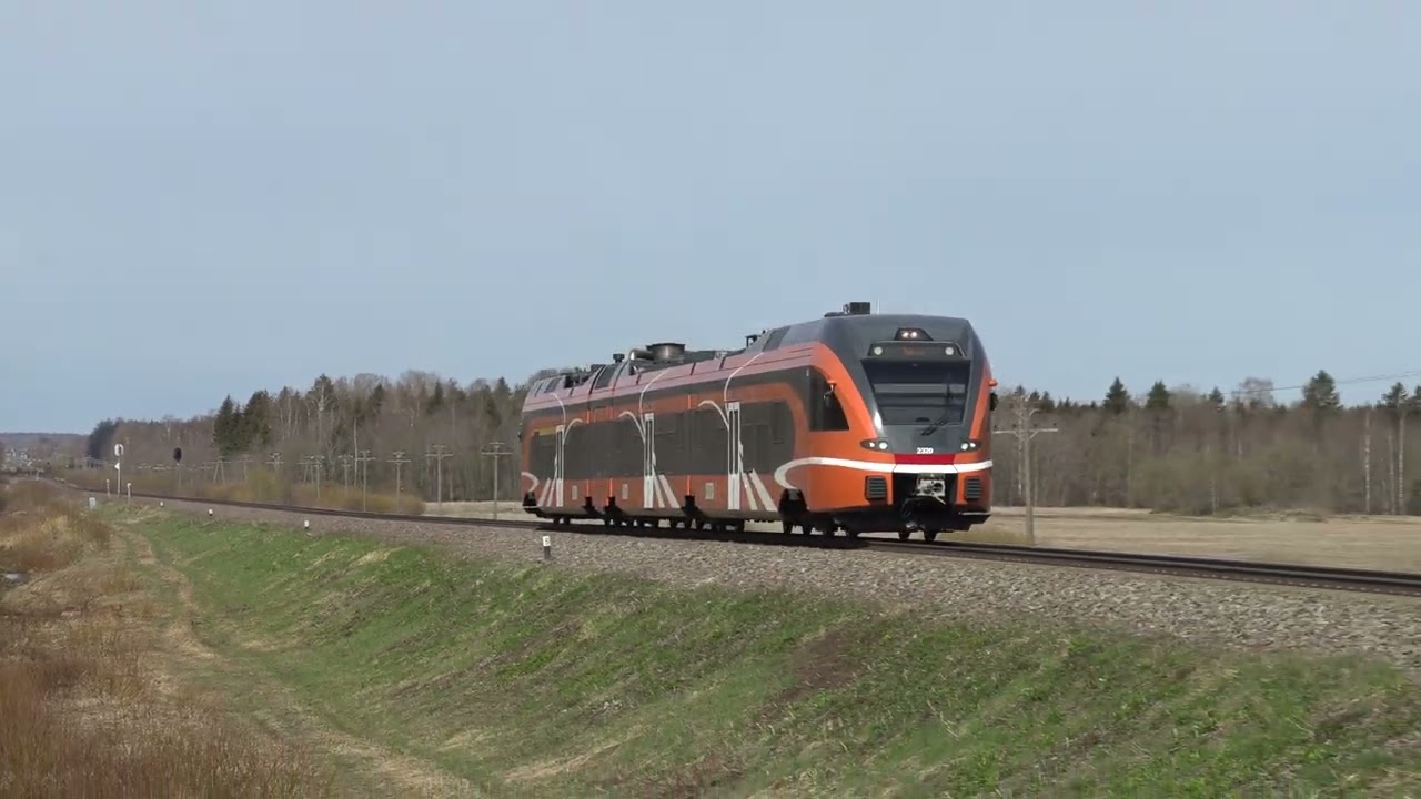 Штадлерский дизель-поезд 2320 близ ст. Вайвара / Stadler DMU 2320 between Vaivara and Auvere