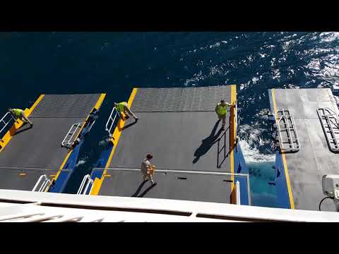 Ferry Docking at #Santorini #Athinios Port #Greece