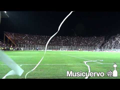 "San Lorenzo 0-1 River Recibimiento. Pasan los años y esta hinchada te sigue alentando..." Barra: La Gloriosa Butteler &bull; Club: San Lorenzo