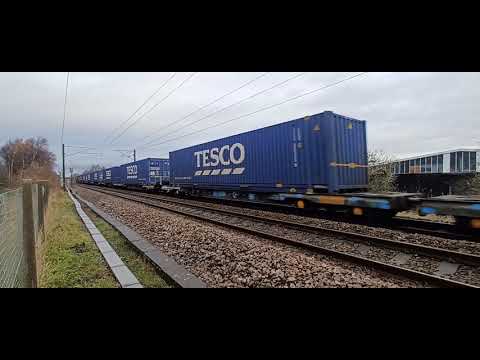 Trains at Killingworth & Dudley 12/12/21