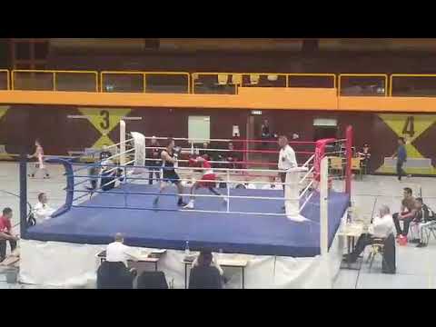 Naweed Anwari VS Daniel Horig erste rund TKO Hieseische Manschaft Meister schaft