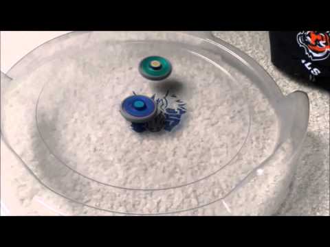 Ray Striker D125 CS vs Ray Gil 100 RSF | Metal Fight Beyblade メタルファイトベイブレード