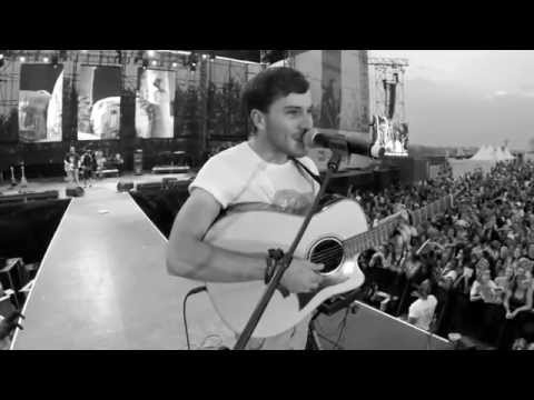 download lagu mp3 mp4 Matthew Mole Heartbreaker, download lagu Matthew Mole Heartbreaker gratis, unduh video klip Matthew Mole Heartbreaker