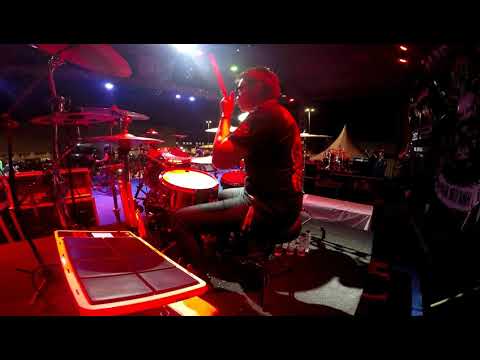 Fajar Satritama w/ RI1 "Berakit-rakit" Jamrud