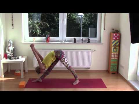 Variationen Dreieck (Trikonasana)
