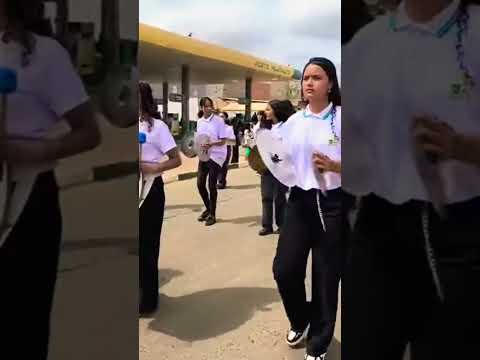 Banda de Fanfarra Durval Souza Santos no Desfile de 7 de Setembro em Salobro na Bahia, Brasil.