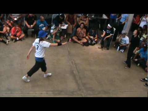B-girl Lynx VS Queen N.V.- Bean Town Break Down-2010.MPG