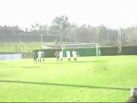 Zezinho - DefesaAla Esquerdo - 23 anos