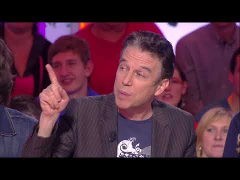 Alex Lutz se moque des chanteurs de télé-crochets