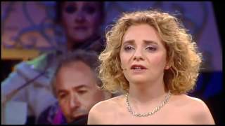 Andre Rieu in New York 2006. Sung by Suzan Erens: Memories