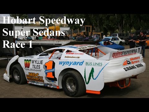 Super Sedans State Title Race 1 - Hobart Speedway 02-01-2016